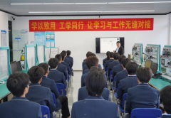 就业市排场对着“求稳”取“变化双沉态